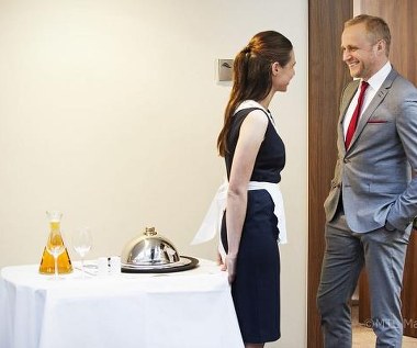 - To będzie zaskakująca historia o współczesnej Polsce pokazana w nieco skrzywionym zwierciadle. Lekkie, przyjemne kino, które poprawia humor - mówi reżyser i scenarzysta Piotr Wereśniak.
