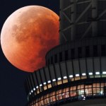 To był "krwawy superksiężyc". Niezwykłe zaćmienie nad Polską