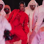 To był niesamowity występ na Super Bowl. Dlaczego Rihanna nie zarobi na nim ani grosza?