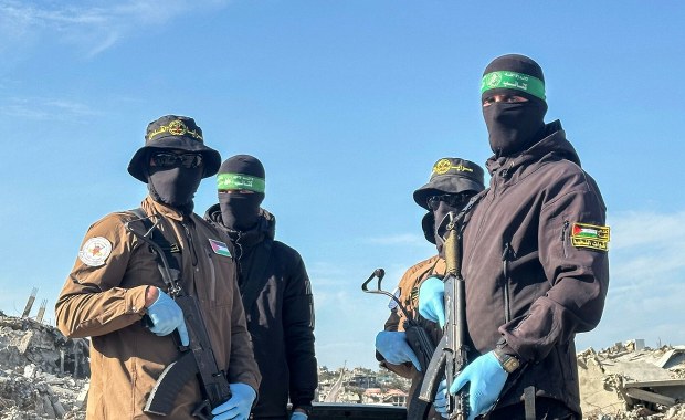 To był sygnał do ataku na Izrael: Serca, gwiazdki i kwiaty