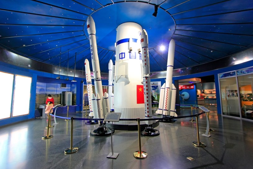 To chińska rakieta Długi Marsz 3C znajduje się na kursie kolizyjnym z Księżycem /lnzyx /123RF/PICSEL
