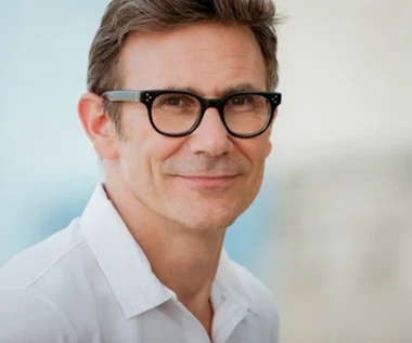 "To coś, co przenosi się przez pokolenia". Laureat Oscara umieścił akcję filmu w Polsce