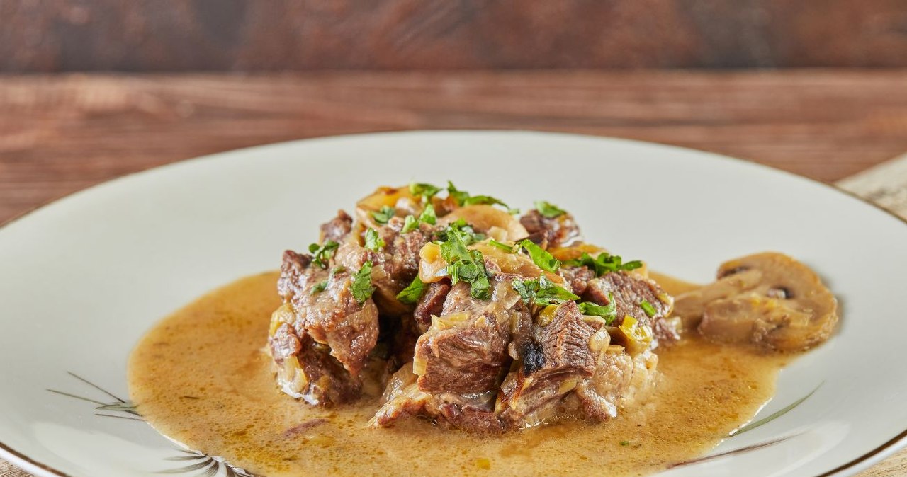 To delikatne mięso wzmacnia nasz organizm i zapewnia najpotrzebniejsze składniki odżywcze. /Aleks Donin Foodphotographer /Canva Pro