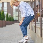 To dlatego zatrzymujesz się przy witrynach sklepowych. Przez ból choroba zmusza do odpoczynku 