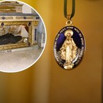 To dzięki niej katolicy do dziś noszą medaliki. Co zobaczyła w objawieniu?