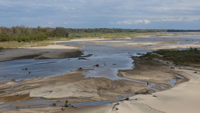 ​To historyczny rekord. Tak płytkiej Wisły jeszcze nie było 