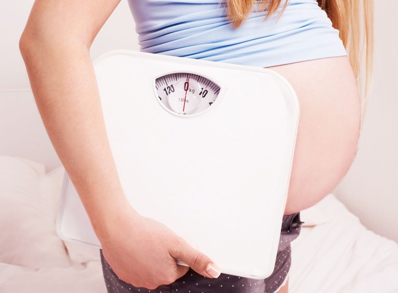 To, ile kobieta przytyje podczas ciąży, zależy nie tylko od wskaźnika BMI, ale również od sposobu odżywiania oraz trybu życia /123RF/PICSEL