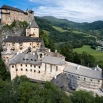 To jeden z najbardziej niezwykłych zamków na świecie. Rzut beretem od polskiej granicy