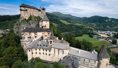 To jeden z najbardziej niezwykłych zamków na świecie. Rzut beretem od polskiej granicy