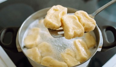 To jeden z najprostszych przepisów na kopytka. Zrobisz je z czterech składników 