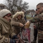 "To jedyny sposób, żeby przeżyć". Ukraiński fotoreporter o życiu bez prądu 