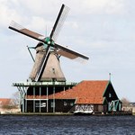 To jedyny wiatrak na świecie produkujący farby. Stoi w Holandii