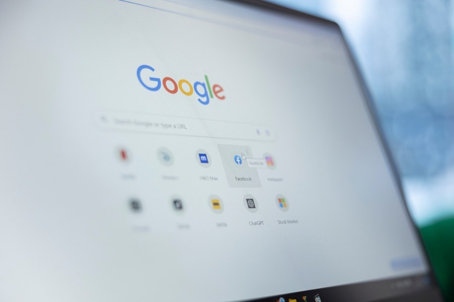 To jego nazwisko wpisywano w Google najczęściej w 2025 roku /Shutterstock