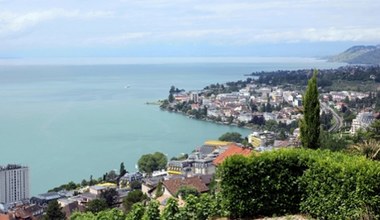 To jezioro nazywane jest lustrem Alp - zachwyca pięknem i czystą wodą. Idealny kierunek na urlop w maju