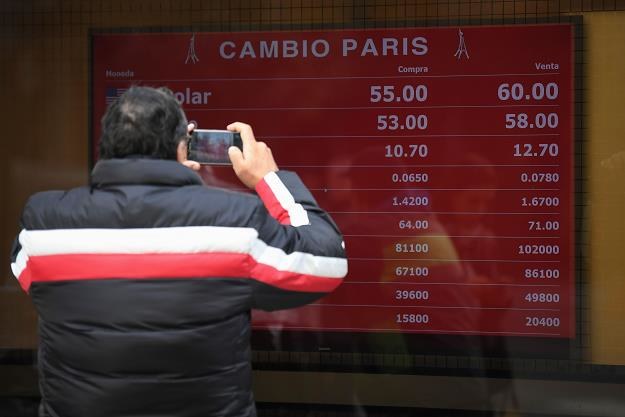 To już panka na rynkach walutowych Argentyny /AFP