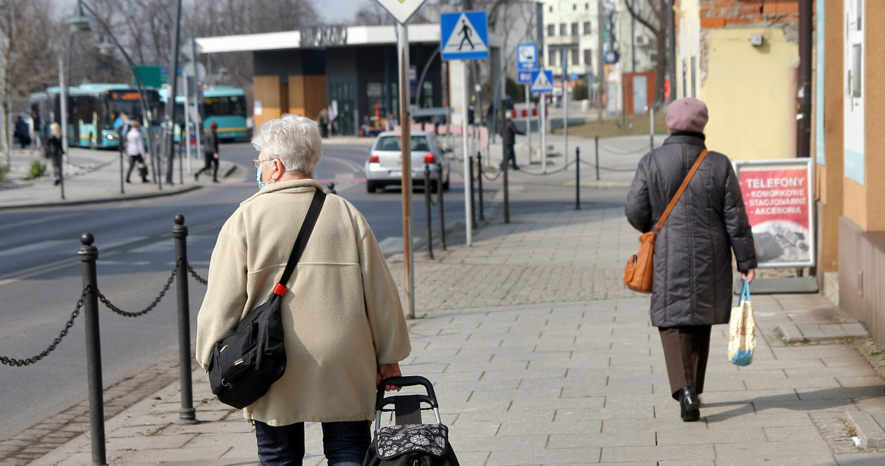 „To kara dla tych, którzy wypracowali wyższe emerytury” /Damian Klamka /East News