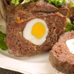 pieczeń To klasyka wielkanocnego stołu. Pieczeń z jajem krok po kroku