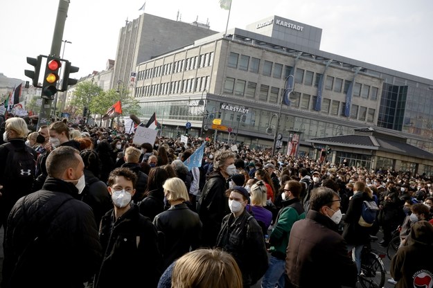 To kolejna majówka pod znakiem koronawirusa /FILIP SINGER /PAP/EPA