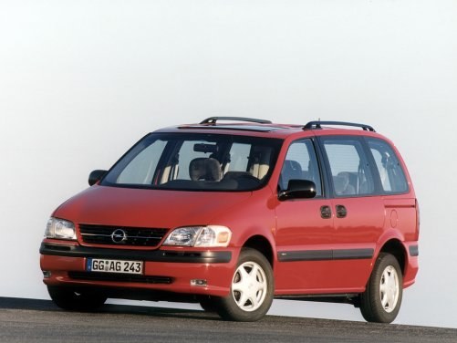 To mało popularny samochód, jest wygodny, ale rdzewieje. /Opel