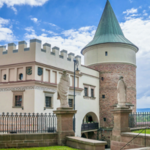 To miasto jest nazywane małym Krakowem. Kiedyś było stolicą Polski?
