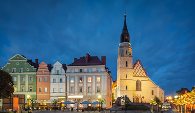 To miasto zachwyci miłośników ceramiki. Tylko 1,5 godziny od Wrocławia