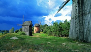 To miejsce to "polska Holandia". Jest tam cała masa starych wiatraków