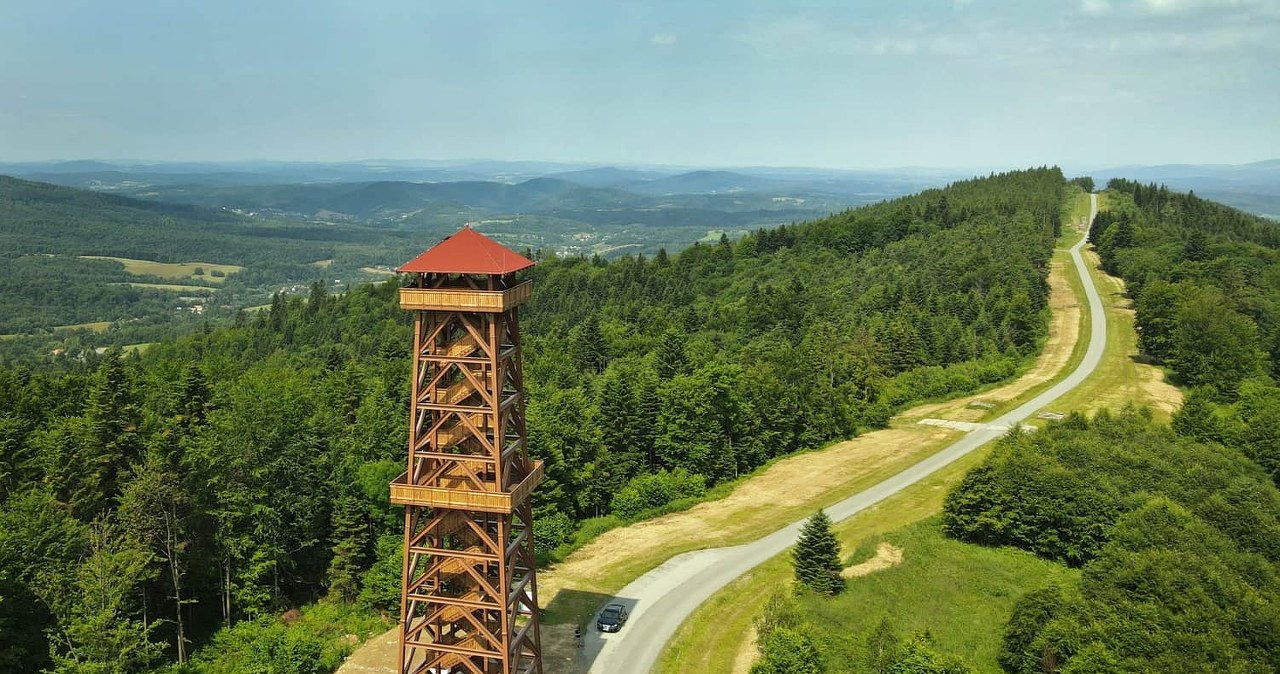 To miejsce warto odwiedzić, aby ujrzeć niezwykłe widoki /yellowsky/ agencja kreatywna/ Urząd Miejski w Ustrzykach Dolnych /materiały prasowe