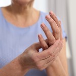 To mit, że to problem wyłącznie seniorów. Tak leczy się choroby reumatyczne