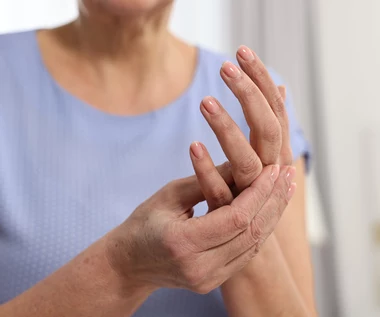 To mit, że to problem wyłącznie seniorów. Tak leczy się choroby reumatyczne