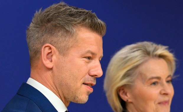 To może uratować węgierską gospodarkę. Magyar jedzie do Brukseli