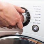 To najgorsze, co możesz zrobić podczas prania. Tylko marnujesz czas i pieniądze