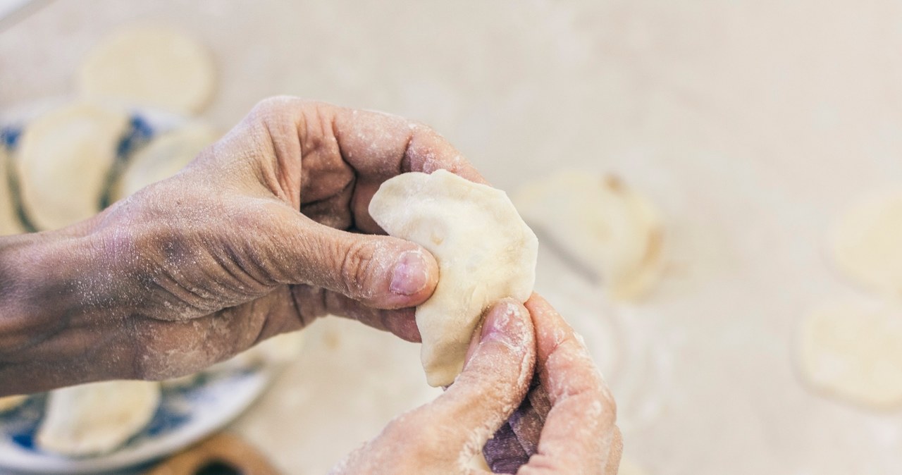 ​To najlepsza mąka na pierogi. Wychodzą elastyczne i delikatne /123RF/PICSEL