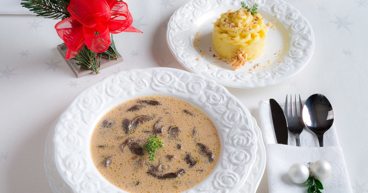 ​To najlepsza śmietana do zupy grzybowej. Podkreśla smak i konsystencję /123RF/PICSEL