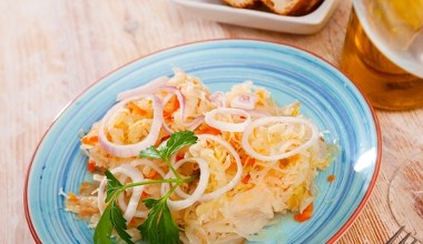 To najlepsza surówka do smażonego karpia. 1 składnik podkręca smak