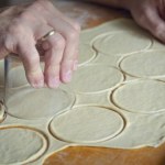 To najlepsze ciasto na pierogi, tylko z trzech składników. Delikatne, mięciutkie i dobrze trzyma farsz