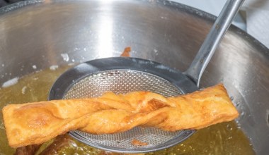 To najlepszy tłuszcz do smażenia faworków. Olej słonecznikowy nie ma podjazdu