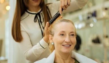 To najlepszy wybór dla pań po 50-tce. Te fryzury odmładzają i dodają włosom objętości