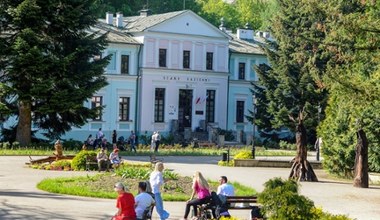 To najmniejsze miasto uzdrowiskowe w Polsce. Przyjeżdżała do niego Orzeszkowa 
