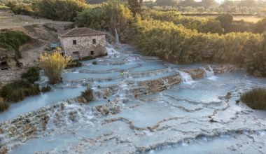 To najpiękniejsze gorące źródła w Europie. Idealne na zimowy wypad