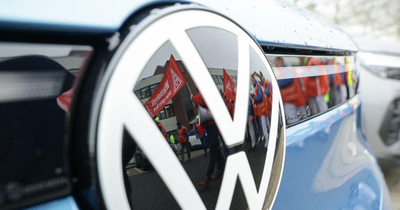 To największe protesty w Volkswagenie od 2018 roku. /JENS SCHLUETER/AFP/East News /East News