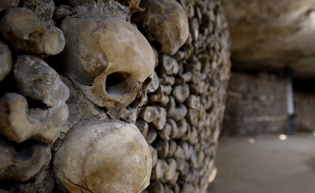To największy podziemny cmentarz świata. Sześć milionów zmarłych pod metropolią