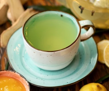 To najzdrowsze dodatki do zielonej herbaty. Poprawiają trawienie i odporność, przyspieszają metabolizm  