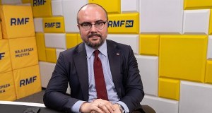 "To nie jest korzystne". Jabłoński o ucieczce Ziobry do USA