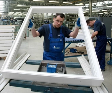 To nie koniec fali zwolnień u producenta okien? Związkowcy chcą interwencji PIP