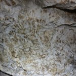 To nie pradawne malowidła jaskiniowe. Nieodwracalna ingerencja w Jaskinię Mroźną