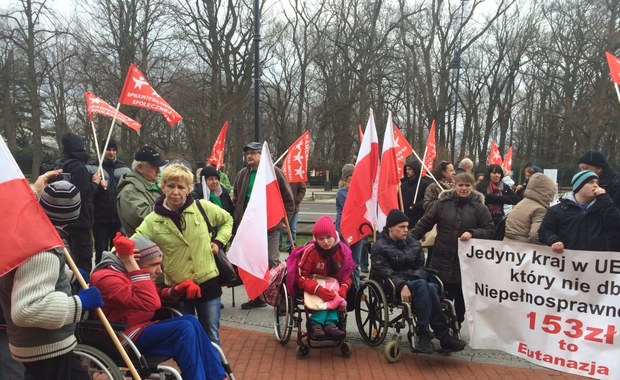 "To nie premier niepełnosprawnych". Poruszający protest w Sejmie