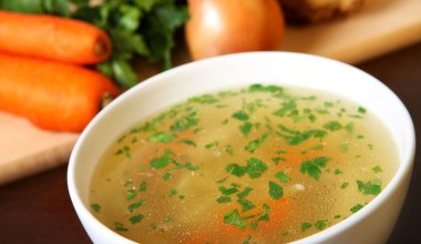 To nie resztki z lodówki, ale świetny dodatek do rosołu. Podbija smak lepiej, niż cebula