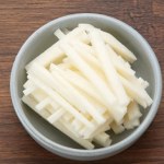 To nie seler, ani rzepa. Chrup, jako przekąskę, ma niewiele kalorii, niski indeks glikemiczny i dużo wapnia