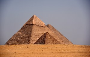 To nie starożytni Egipcjanie zbudowali Sfinksa i piramidy w Gizie?