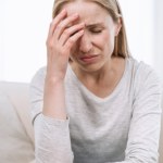 To nie tylko stres i odwodnienie. Ból głowy może zwiastować kilka problemów 